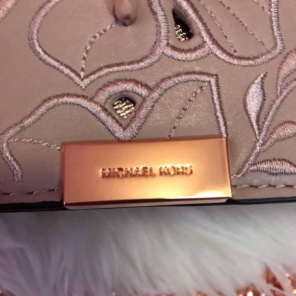 LAST 1!! •Michael Kors• Blush Pink Clutch - Picture 2 of 8